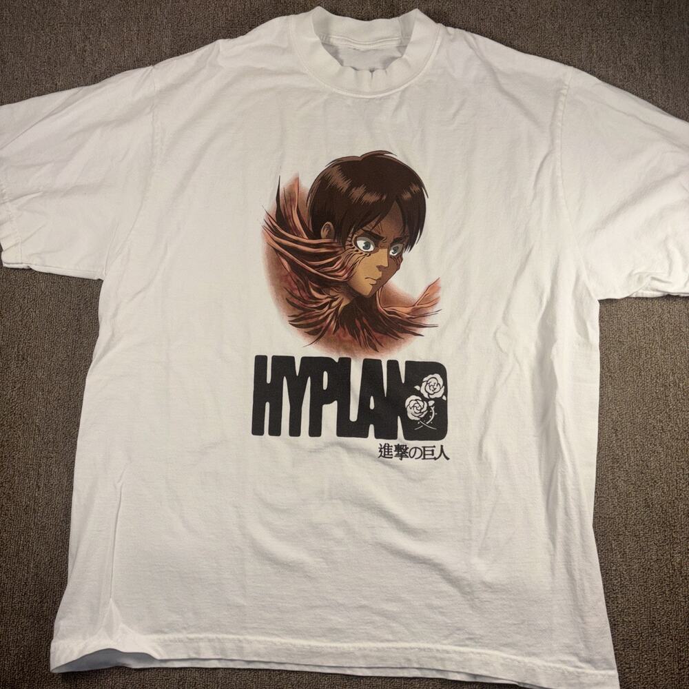 Uniqlo Hypland Attack on Titan Graphic T-Shirt Anime Large Clean White Japanese